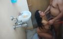 Indian hardcore: Echte stiefzus seks in de badkamer