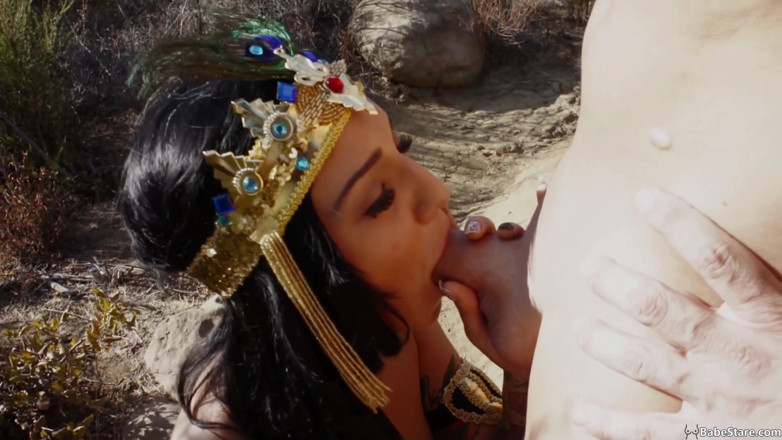 Babe Stare: Seksi kız erkeğini tutmuyor