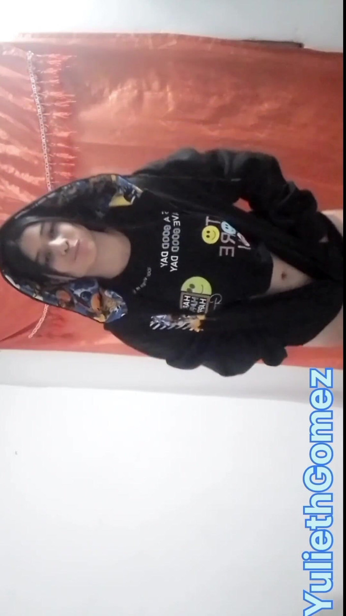 Yulieth Gomez: 给我你的奶子，在没人在看的时候狠狠地操我