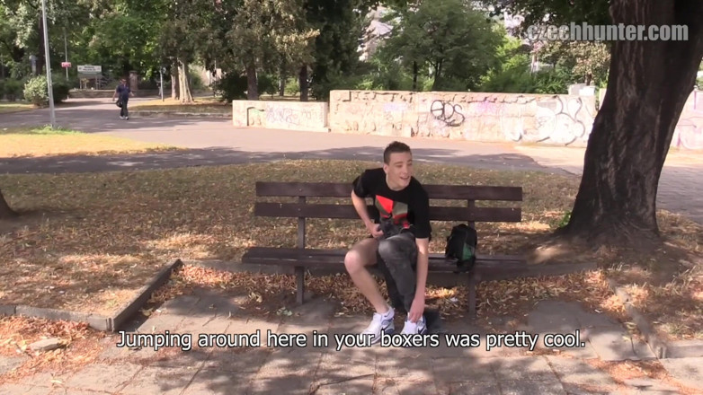 Czech Hunter: POV-handjob und schwanzlutschen fürs bezahlen