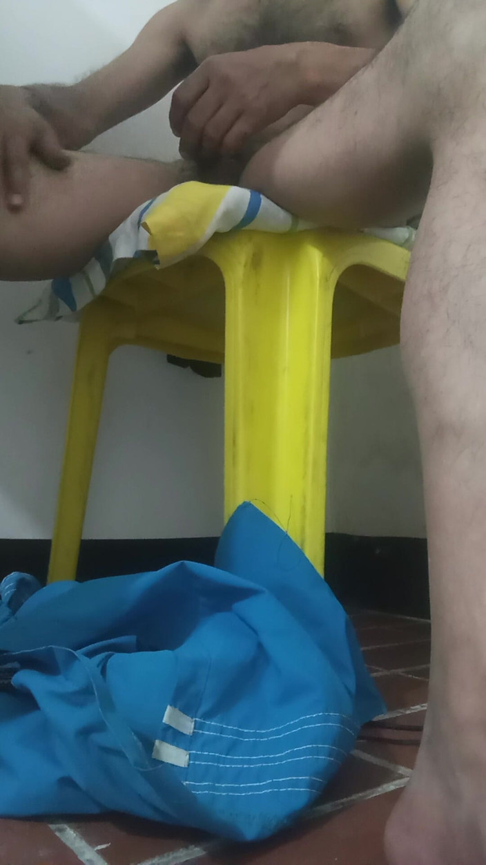 Jhonbahh: Osamělý a nadržený Latino