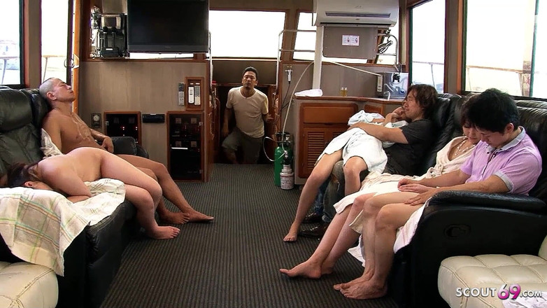 Asian porn collection: Festa di scambisti giapponesi senza censure con milf arrapate