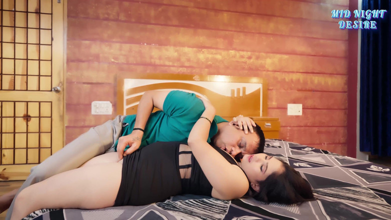 Midnight desire: Krásná Sousedka Navštěvuje Pozdě V Noci a Věci Se Šukají Celá...