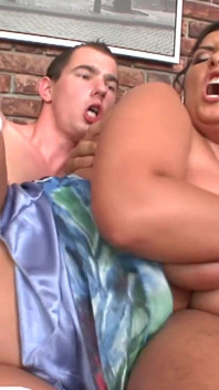 Provocative busty babe gets double penetrated