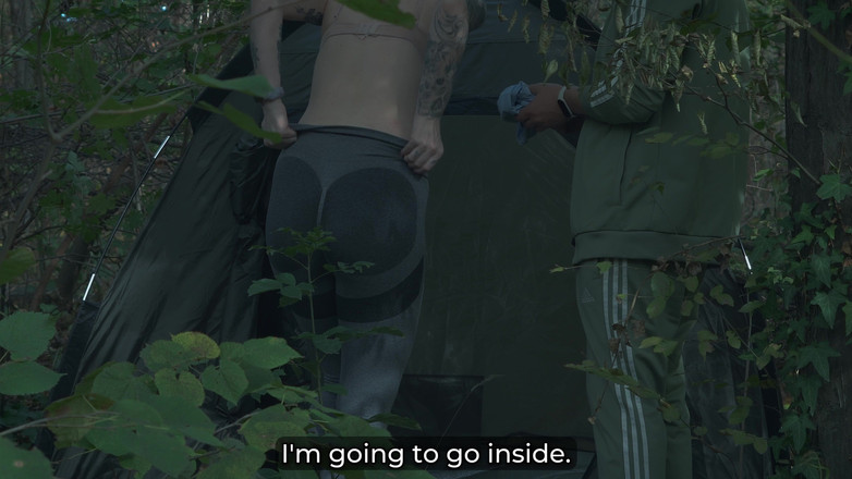 Toma Mur: La Masturbazione Segreta Della Matrigna Nella Tenda Condivisa Trasforma Una...