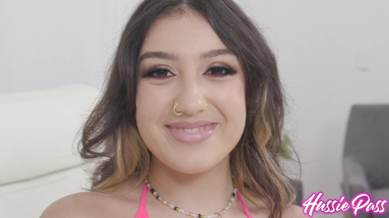 Hussie Auditions: The Pint-sized Arab-cuban Girl Featuring Violet Gems with Brickzilla