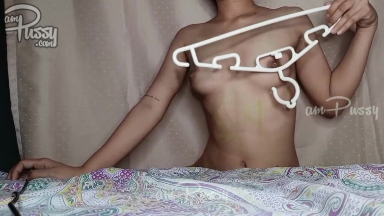 AmPussy: สาวฟิลิปปินส์วัยรุ่นเปลือยกายเต้นรำ