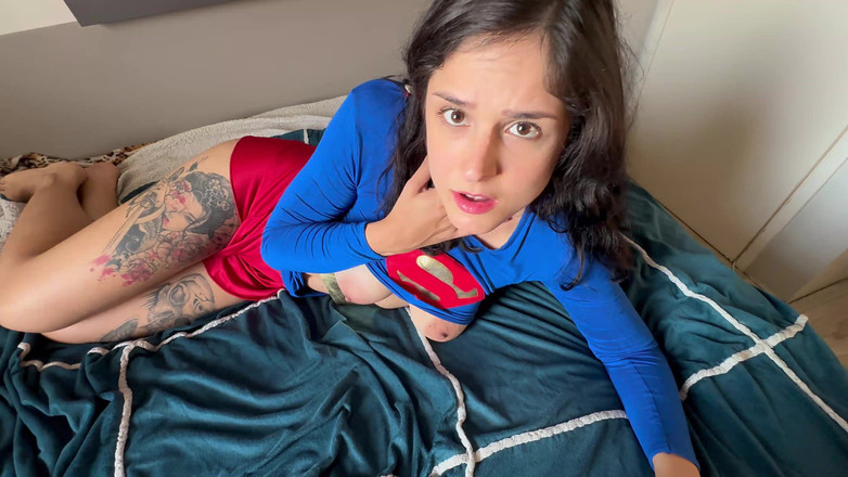Shamelesscouple: Supergirl vernederd: haar eerste keer dat ze zich onderwerpt aan...