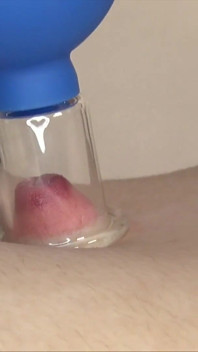 Inspektör Azusa Misaki öppnar Yuuka Ichiis navel. För det första sug. Sedan en Slicka. Slutligen... vibratorn