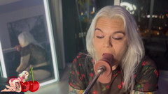 CherryBombBomb: Poprvé šukání do krku na šukacím stroji