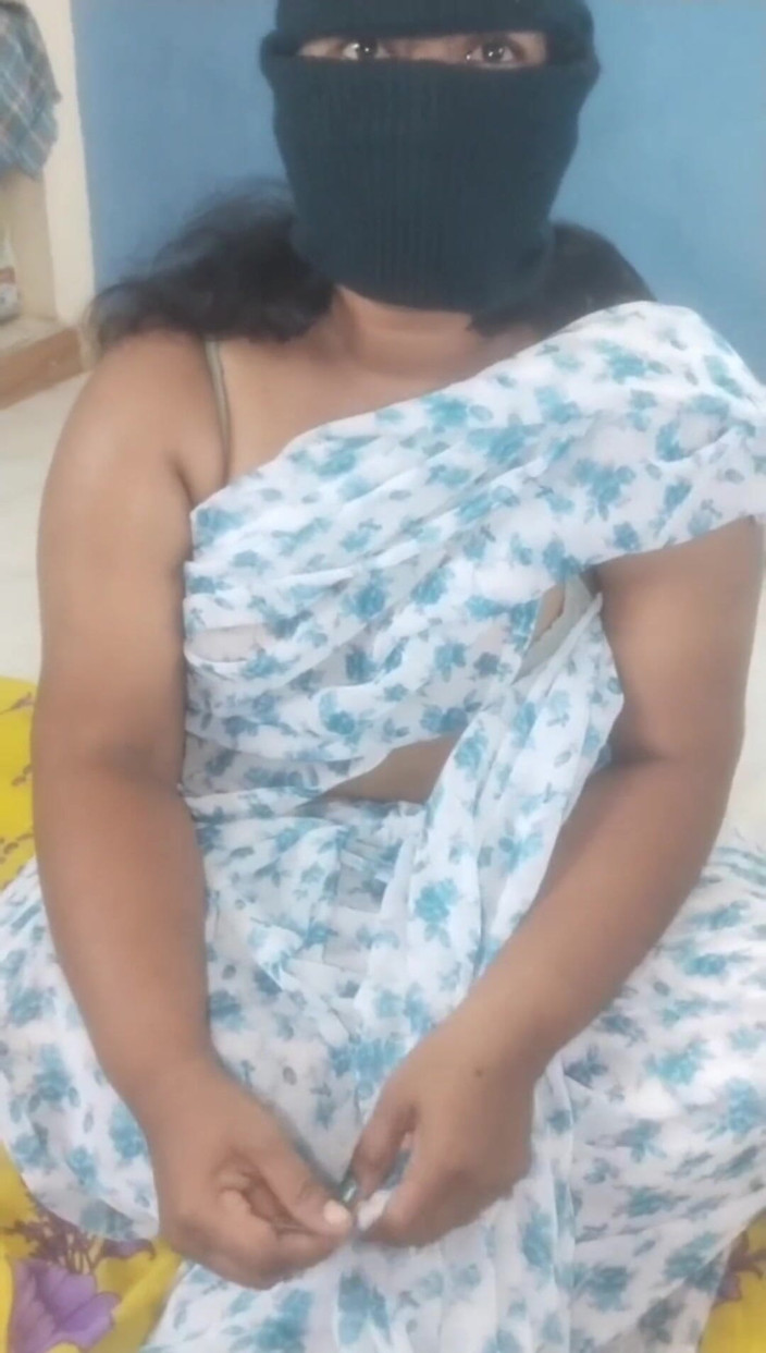 Tamil lesbian: Heißer sex beim reden