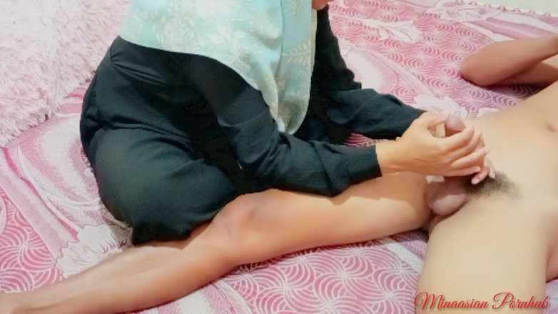 Wulan indah: Başlangıçta bir masaj ama soyunması söylendi güzellik sikiş dansı yapmak...