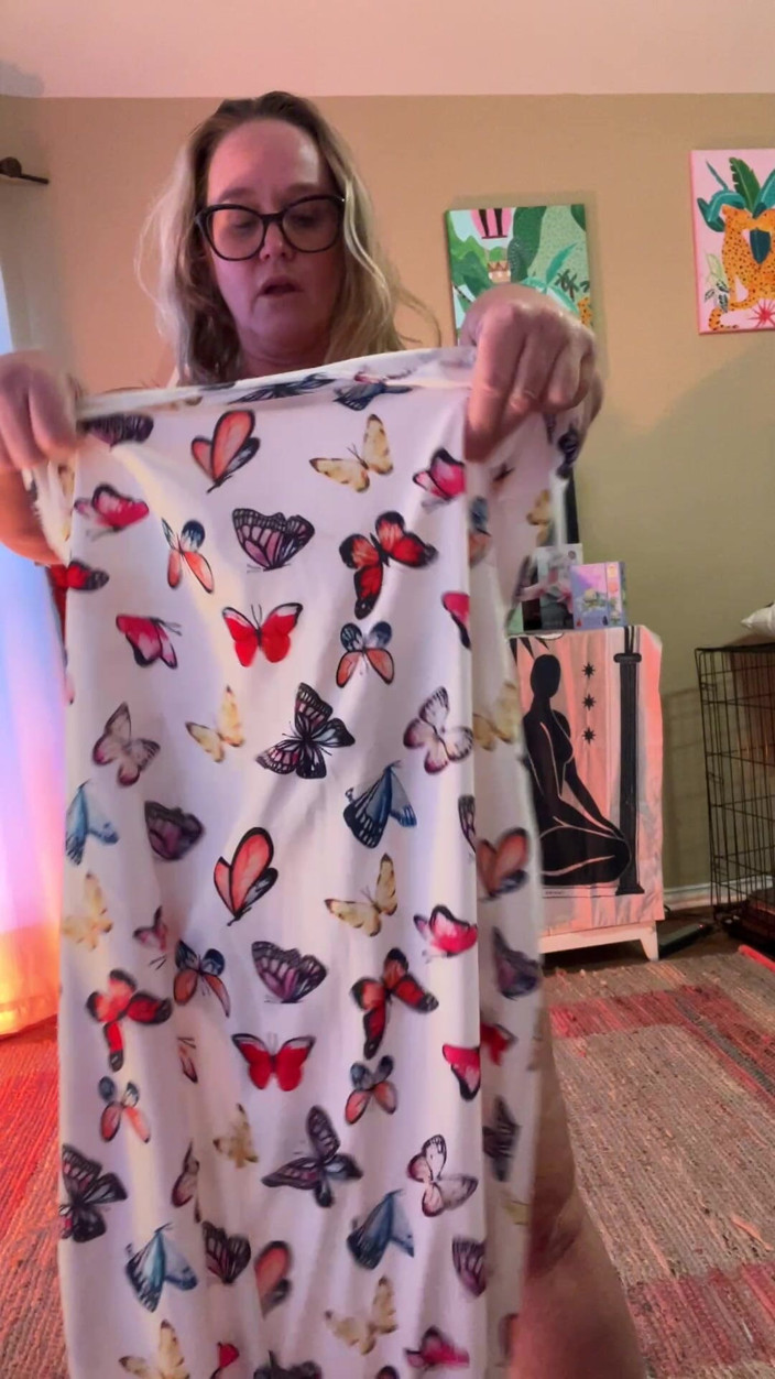 Siren XXX Studios: Sundress probează cu un cur mic tremurând