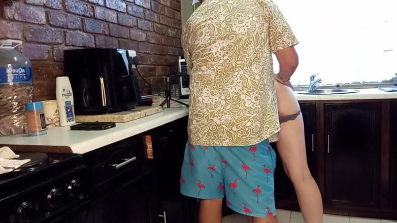 Bigjoefuckalott: POV op zijn hondjes nat strak poesje