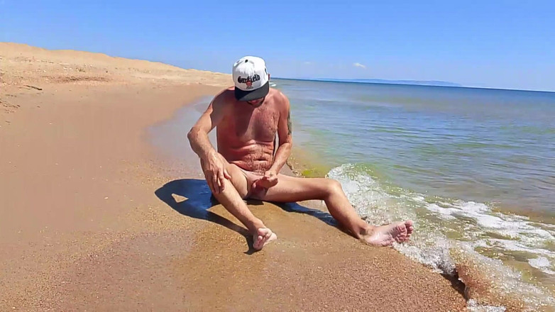 Crazyfamily 1970: Nudistisches paar hat pegging-session am strand