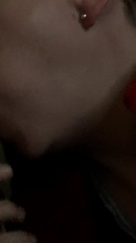 Futai în gură cu muie. Trebuie să vezi asta. Ea aproape că rupe sacul de pe el. cu masaj pentru testicule de clasa întâi
