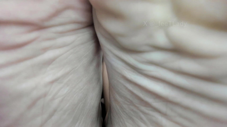 Feet lady: Wrijf en natuurlijke teennagels