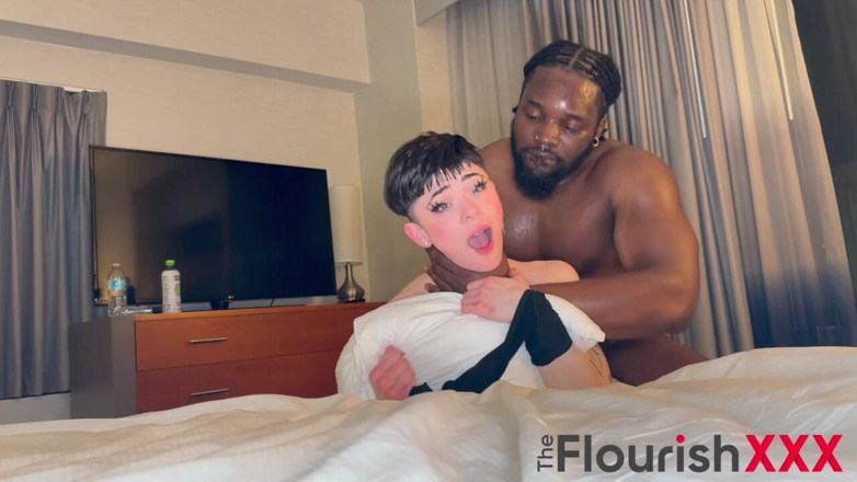 The Flourish XXX: Olgun amatörler üzerinde Magenta Lexx ve Samson Blaze göt dilliyor ve...