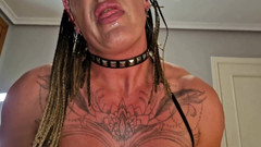 Danaxmuscles: Danaxmuscles的丰满和深喉一个大鸡巴白人混蛋