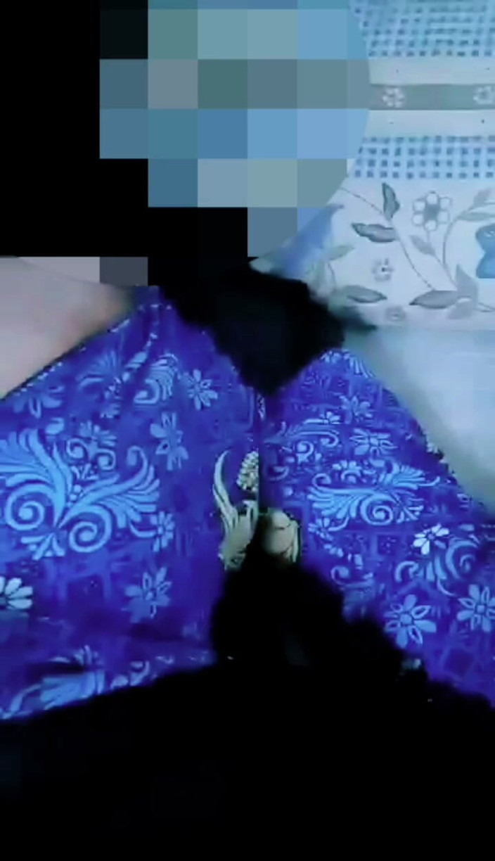 Astriana88: Wow Buguru Dian Selingkuh Sama Bapak Bapak Hanya Karna Uang