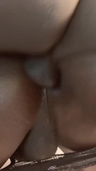 Un grosso cazzo nero mi ha scopata crudamente