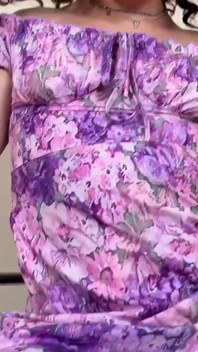 Sex în grup cu ruletă rusească cu o bombă sexy, dar în mijlocul distracției, o surpriză care face această bandă și mai bună