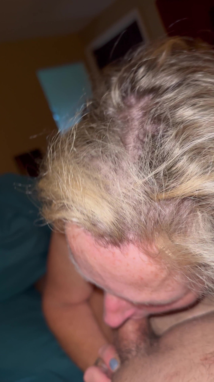 Bonewizzard69: Oral milf loira, sardas, olhos verdes chupa papai