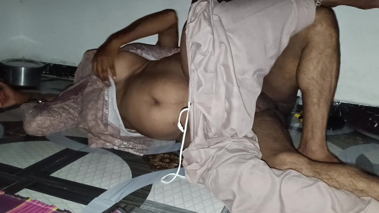Bhabhi UP: Cuplu indian desi