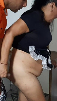 Le Floto El Coño Maduro a La Señora De La Limpieza
