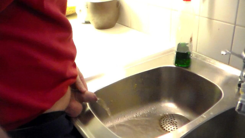 Sex hub male: John Piscia Nel Lavello Della Cucina