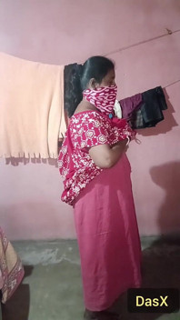 Sari soltando solo sfw