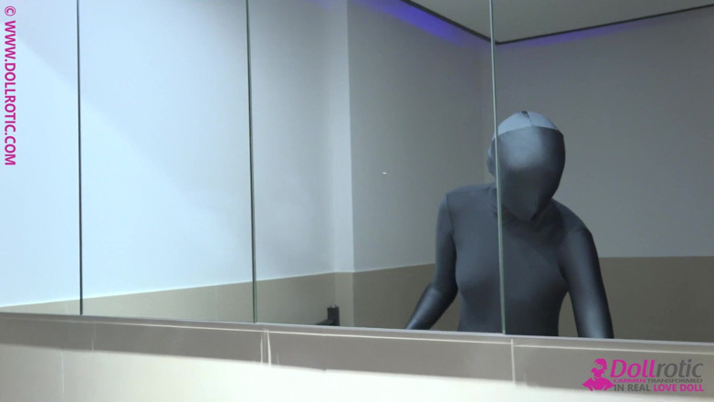 Dollrotic: การเปลี่ยนแปลงตุ๊กตา Zentai
