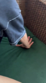 남편의 의붓아빠가 아무도 하지 않는 것처럼 내 안에 자지를 넣다