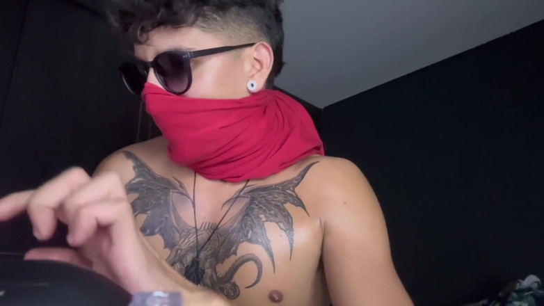 Andcristiann: Batang saya dikongkek keras semasa saya dalam kelas bahasa Inggeris...