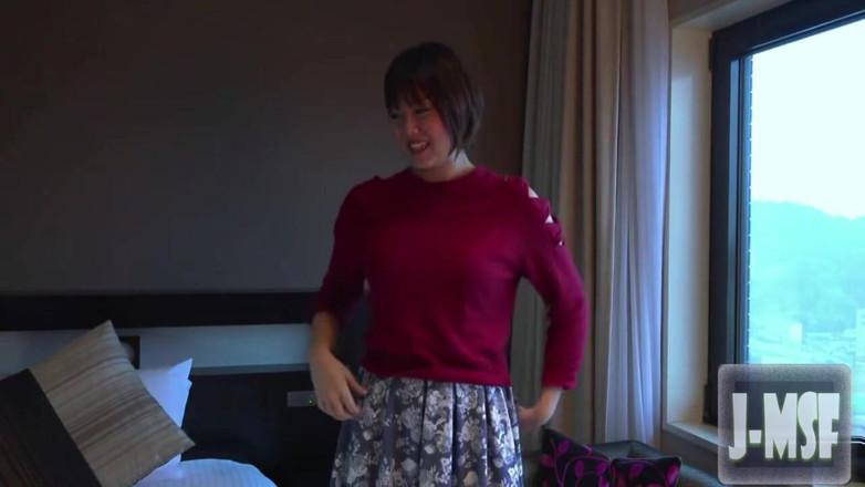 Jap Porn Project: Gravure modelka debut Její první pov focení, krátkovlasá prsatá kráska...