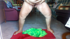 Sex hub couple: Jen sta pisciando sui suoi vestiti