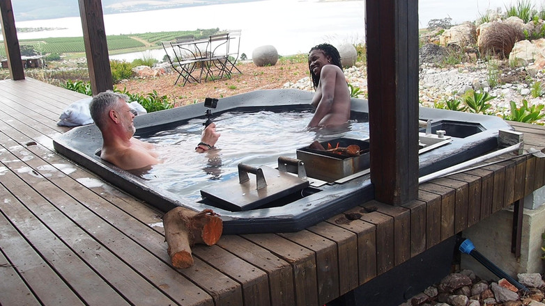 Black Swan: Dawn in the Clouds