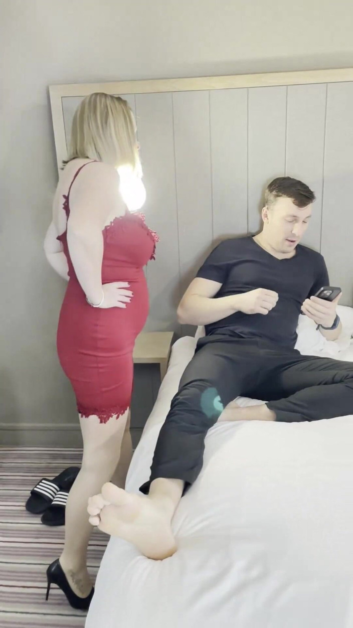 Marie X: Marie erwischt ihr date beim porno gucken