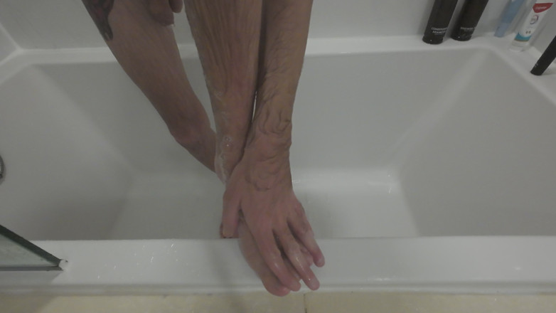 Big dick dadddy: I Need a Foot Slave to Worship My Feet in...