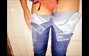 Rowena Royale: Jeans pinkeln in öffentlichem hof