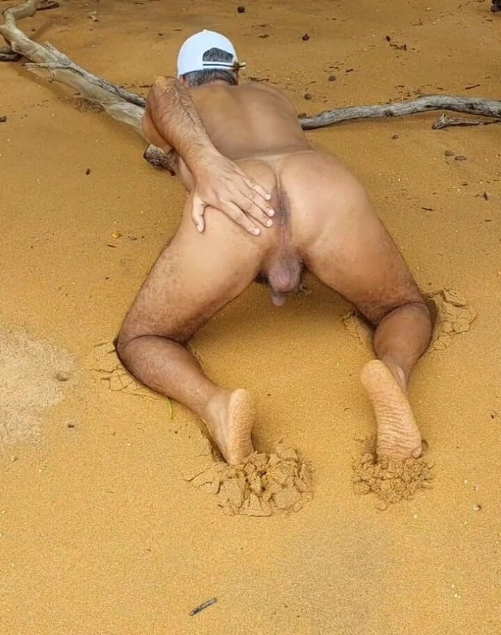 Ladysilvas: Ladysilva presumiendo desnuda en público en la playa