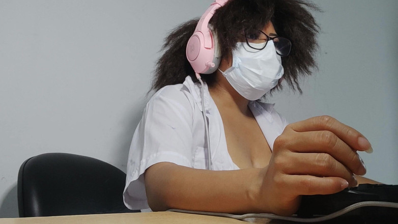 NEGRITA SEXY: Murid cantik lagi pamer cincin pusar dan rok mininya