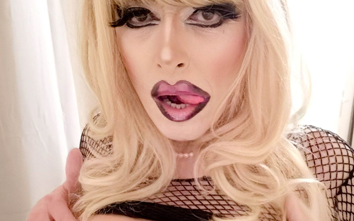 PoppyBimbo: Phá vỡ đít