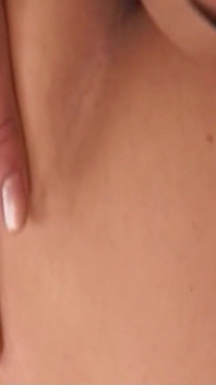 Magrinha transsexual fode vizinho com tesão anal