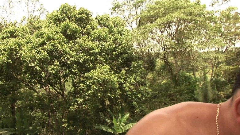 Male Dream: Beefy muscle dude masturbates outdoors