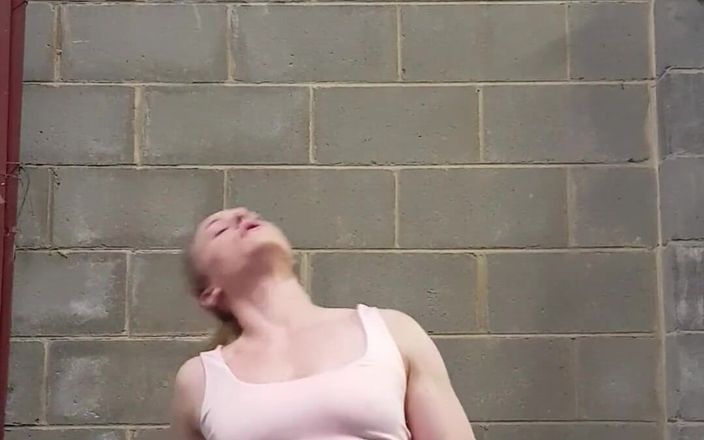 Michellexm: Entraînement à poil, ma tentative de yoga plus des nues,