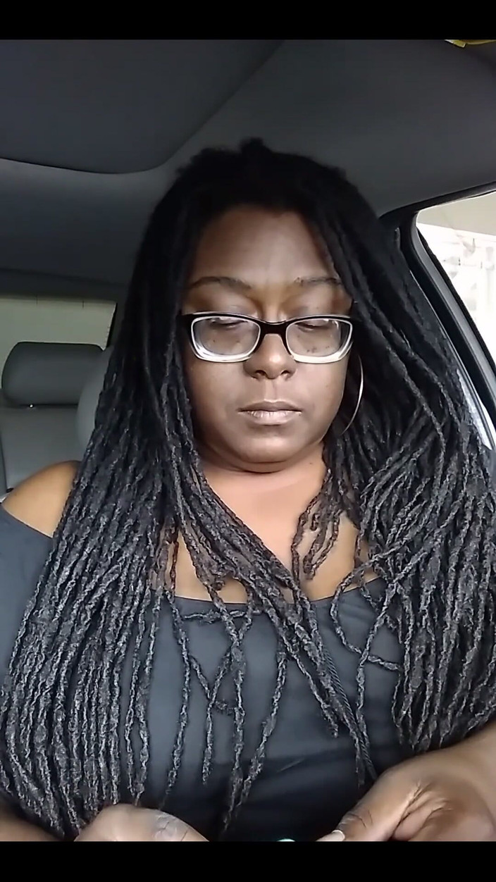 His Queen Suga: Despachetare în mașină