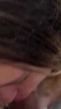 Je joue à Action ou Vérité avec la sœur de ma copine