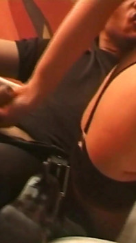 Puta milf esposa follada en culo y coño y semen en la boca por enormes pollas vintage en swingers club
