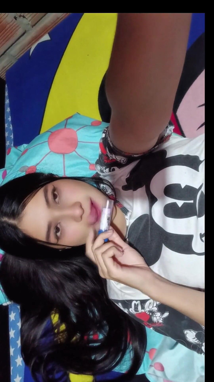 Yulieth Gomez: Můj nevlastní bratr mě vezme kempování a stříká do mě,...